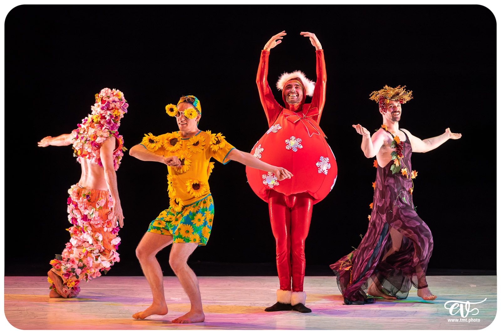 A4 (COMME LA FEUILLE) CIE CHICOS MAMBO